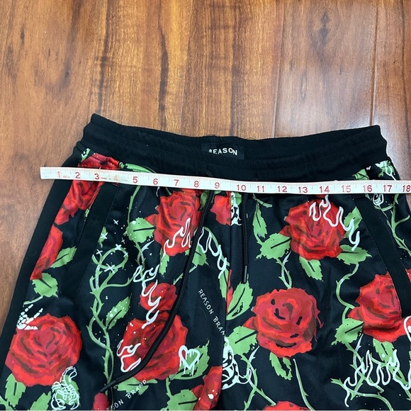 Reason Floral Sweatpants Size Large - Picture 9 of 9